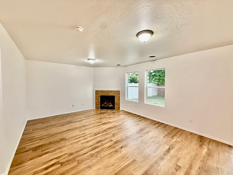 4263 S Glenmere Way — Photo 6