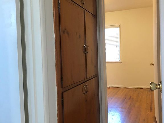 4th image of 15424 Tupper St Unit 1