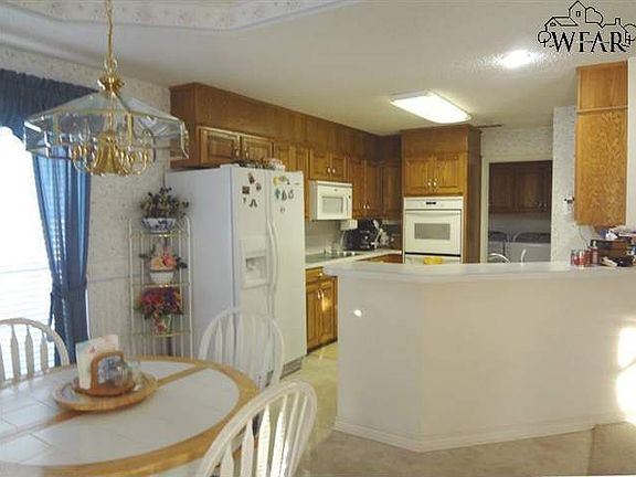 4th image of 1 Candlewood Ct