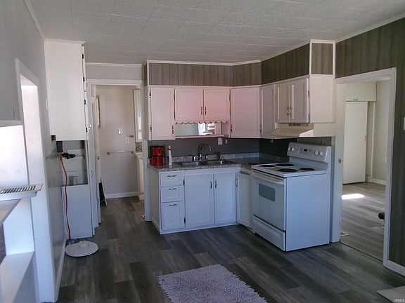 5th image of 104 W North St