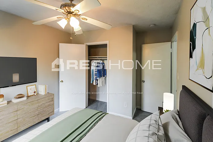 915 Mainstreet Lake Dr — Photo 9