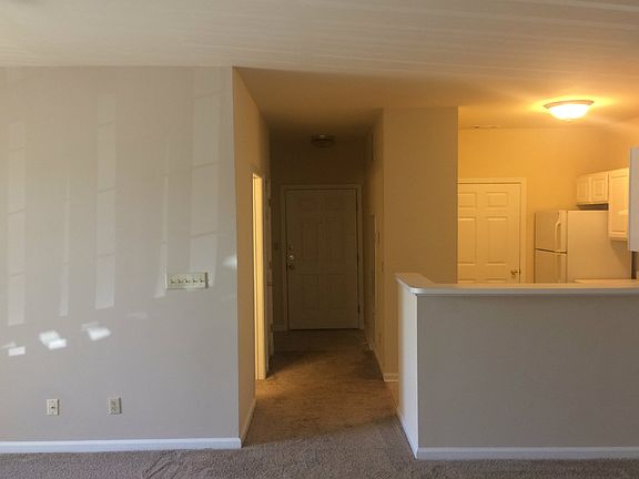 4th image of 1600 Long Grove Dr Unit 1213