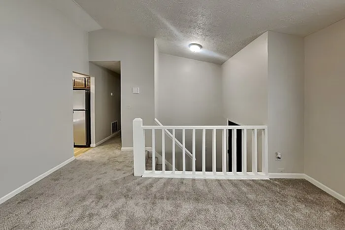 5 bed, 2.0 bath, 1887 sqft, $1,795 — Photo 4