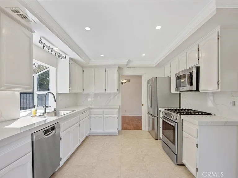 5974 Ruthwood Dr — Photo 2
