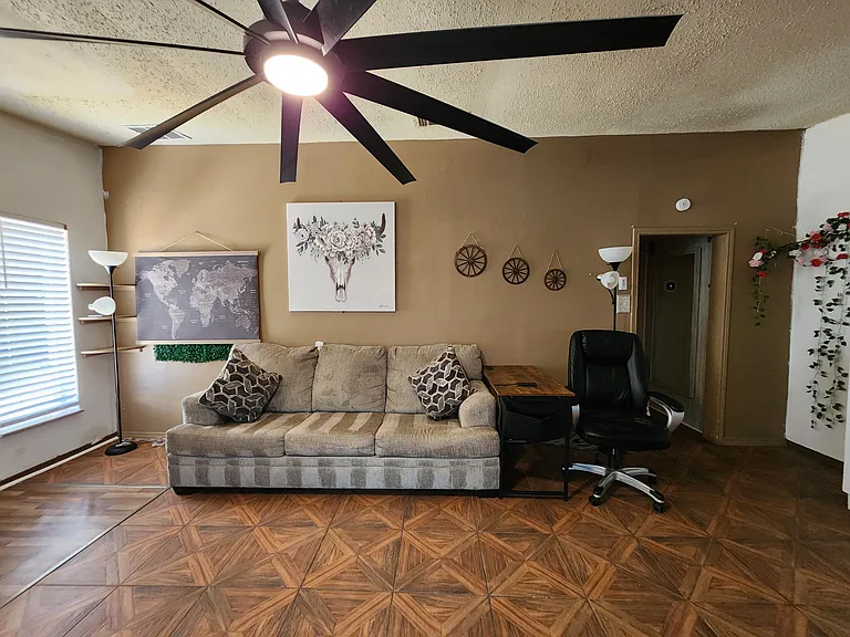 Pearl Ave — Photo 2