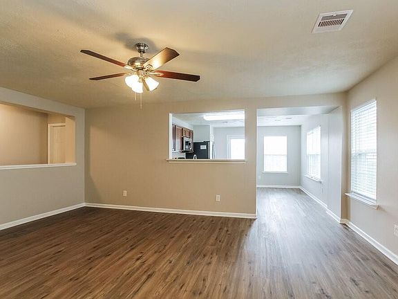 3rd image of 8138 Sanders Glen Ln