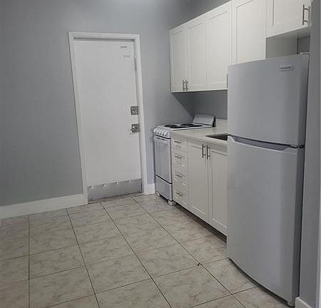 2nd image of 401 NW 43rd Ct #3
