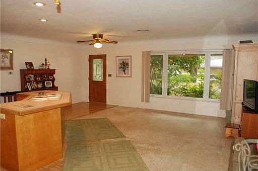 3rd image of 1836 Beverly Cir N