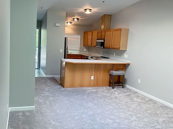 5th image of 2323 NE 97th St #P