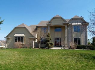 W169N5394 Oak Ridge Trl, Menomonee Falls, WI 53051