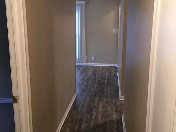 4th image of 23811 Cayuga Ave