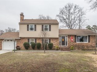 103 Deerwood Dr, Colonial Heights, VA 23834