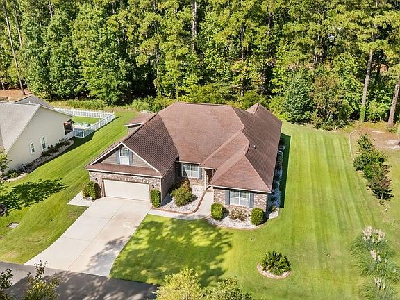 2nd image of 401 Shellbank Dr.