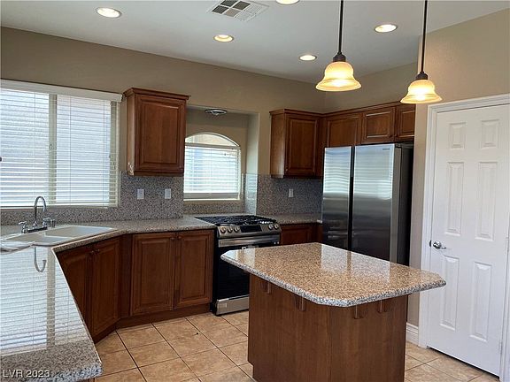 4th image of 62 Sandy Bunker Ln