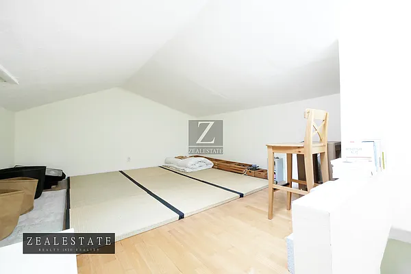 Rented by ZealEstate Group Inc | media 35