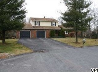 14 W Christopher Ct, Hummelstown, PA 17036