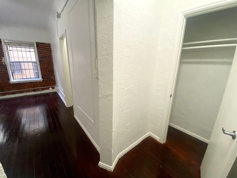 1st image of 849 S Oxford Ave #105
