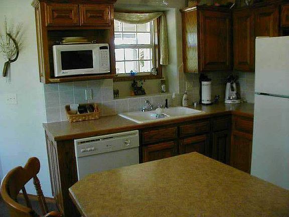 3rd image of 2035 Danielle Ct