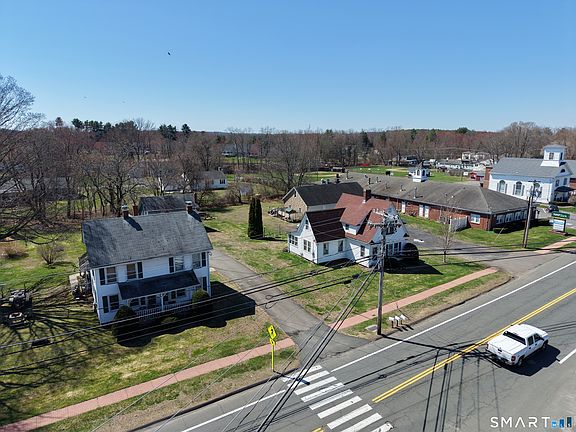 3rd image of 620 Main Street