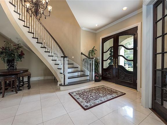 5th image of 5701 Woodmont Ct