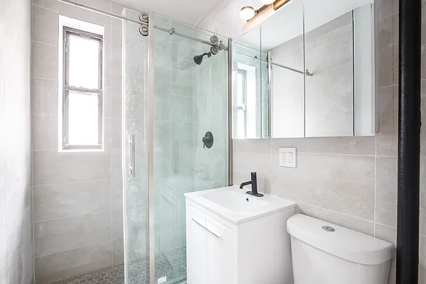 Rented by MNS | media 7