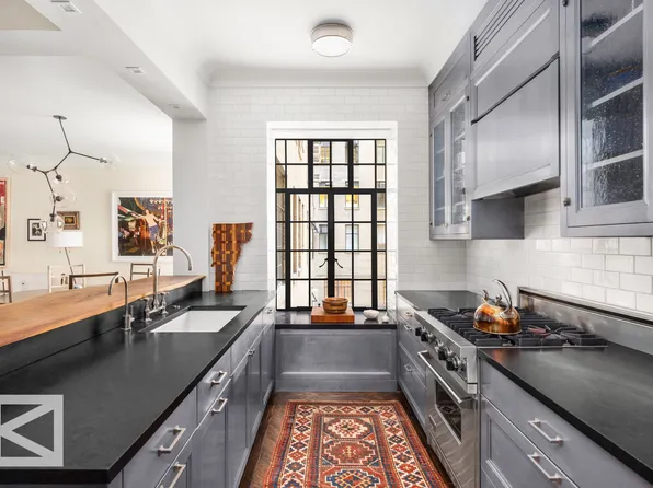 300 Central Park West image 11 of 20