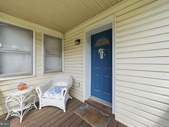 2nd image of 33 Eastship Rd
