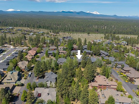3rd image of 19017 Mount Shasta Dr
