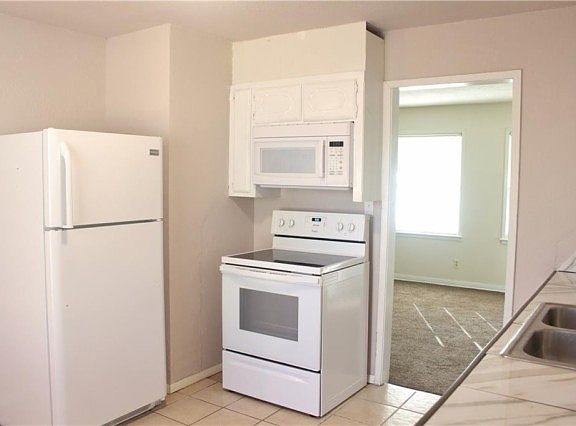 3rd image of 4225 SE 25th St