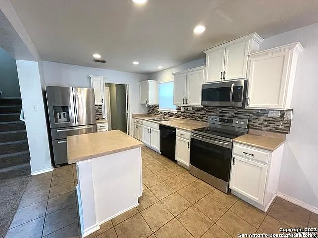 902 Sundance Hunt — Photo 11