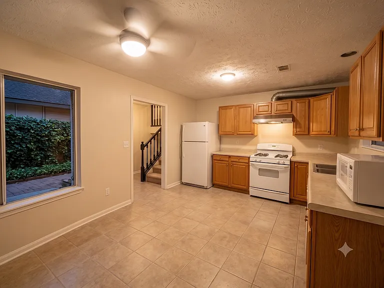 4044 Anvil Ct — Photo 4