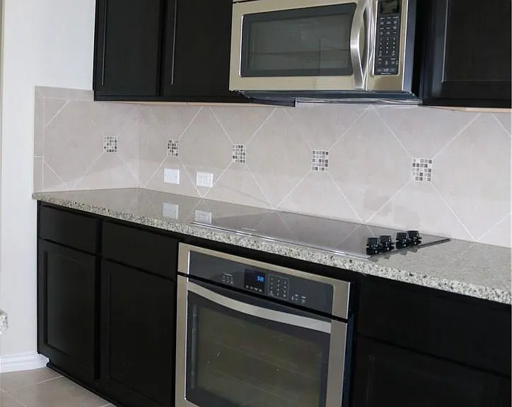 913 Wolcott Dr — Photo 11