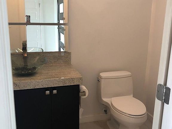 4th image of 4072 Lake View Dr