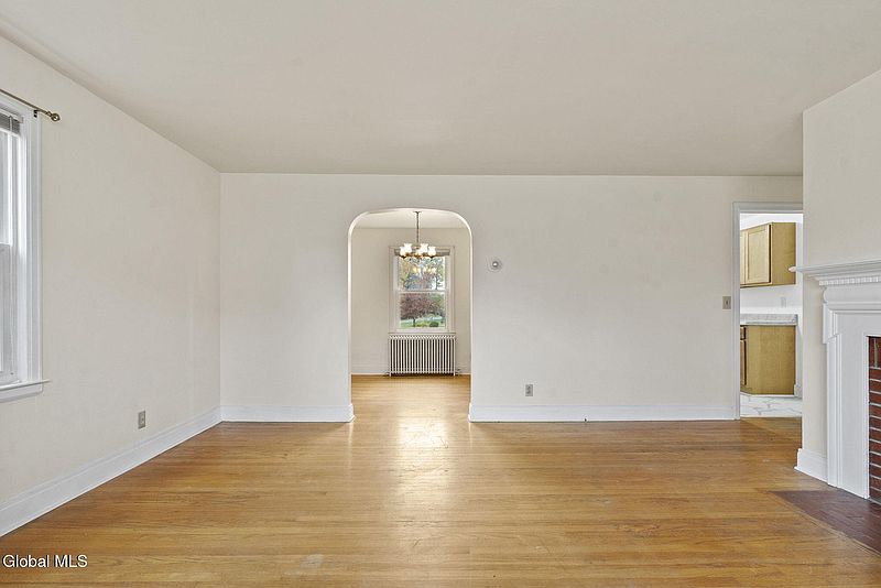 5th image of 515 Delaware Avenue