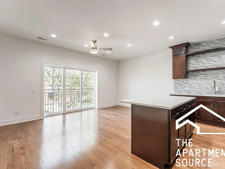 3329 N Avers Ave #3N