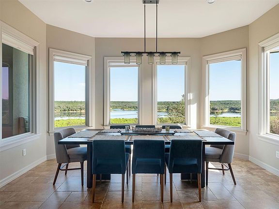 5th image of 601 Wesley Ridge Dr