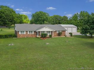 212 N Will Rogers Loop W, Oologah, OK 74053