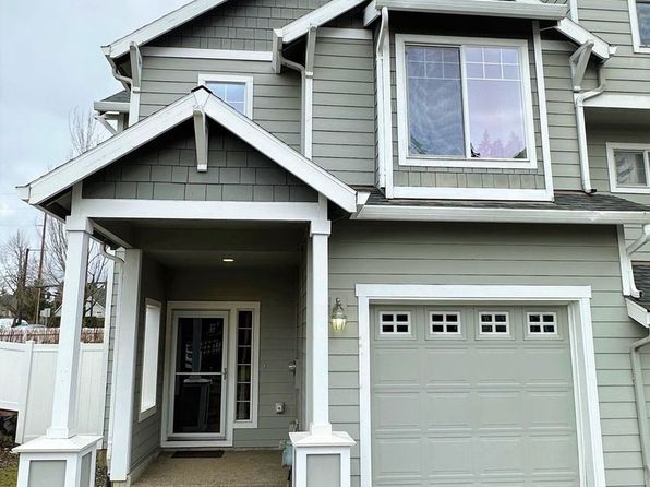 20060 Hoodview Ct