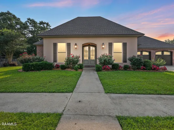 124 Diamond Creek Dr, Broussard, LA 70518