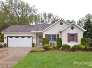 819 Kensington Dr, Niles, MI 49120