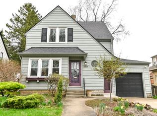 2359 N 72nd St, Wauwatosa, WI 53213