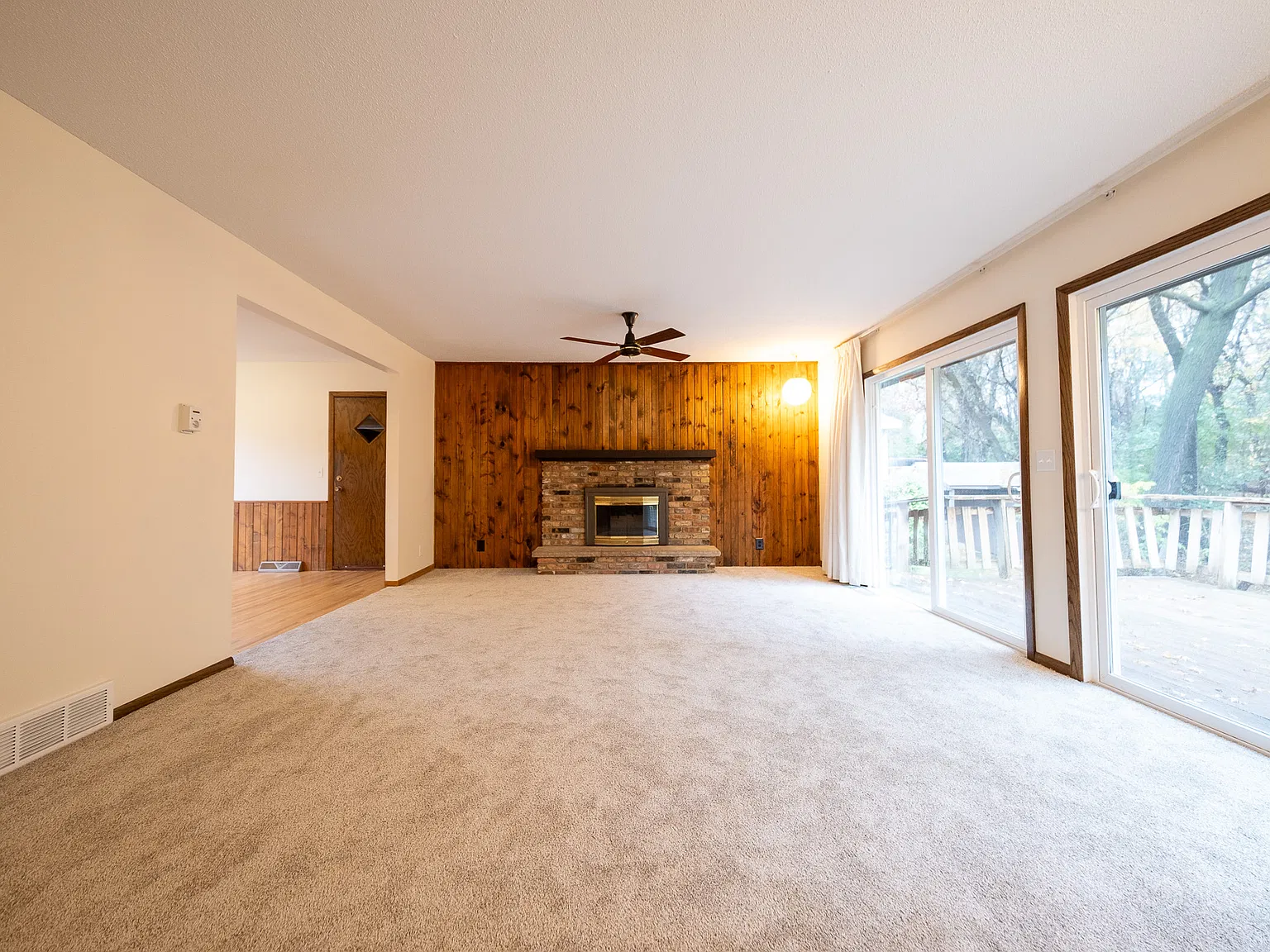 Palomino Drive, Apple Valley (276) JP DG1 - 1 — Photo 4