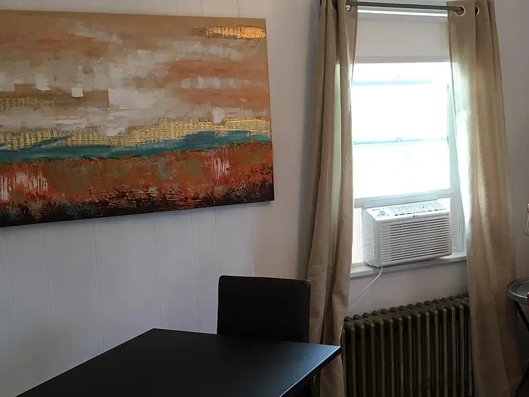 856 E Carter St #4 — Photo 8