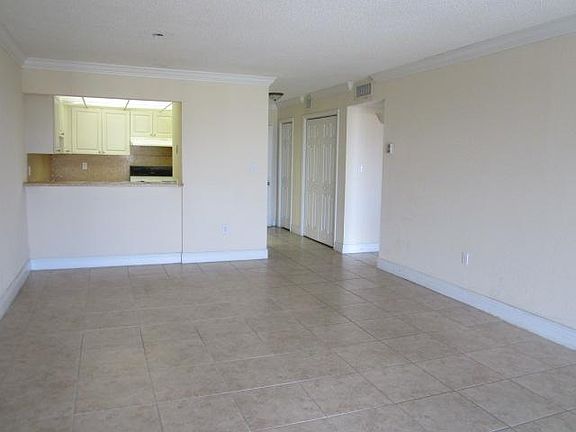 3rd image of 6990 Miami Gardens Dr APT 4-504