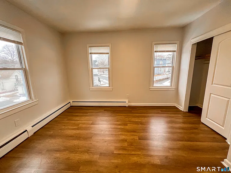 8 Locust St — Photo 2