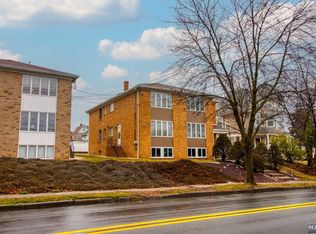 407 Terrace Ave, Hasbrouck Heights, NJ 07604