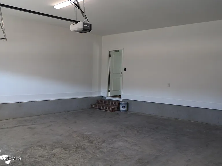 21 E Singing Ave — Photo 28