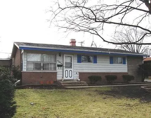 335 E Normandy Dr photo 1