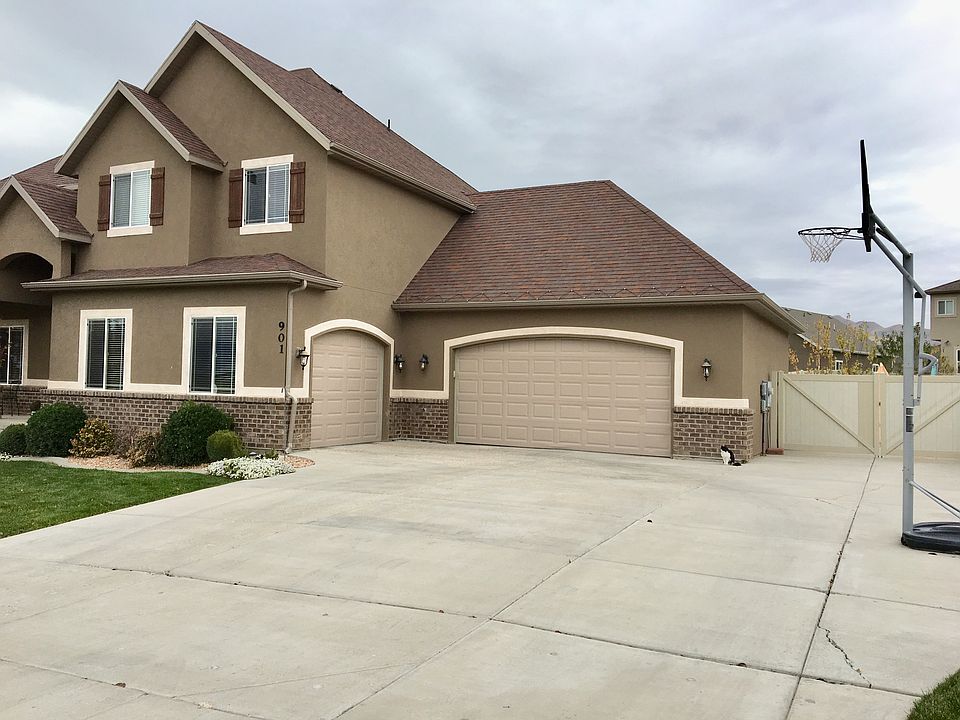2nd image of 901 W Prairie Dog Way