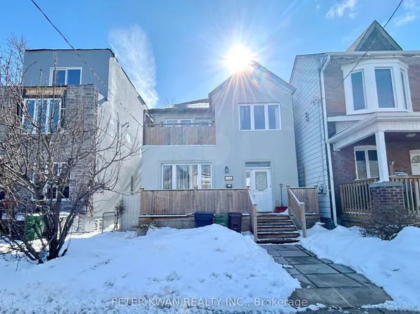 1543 Dundas St E, Toronto, ON M4L 1K6